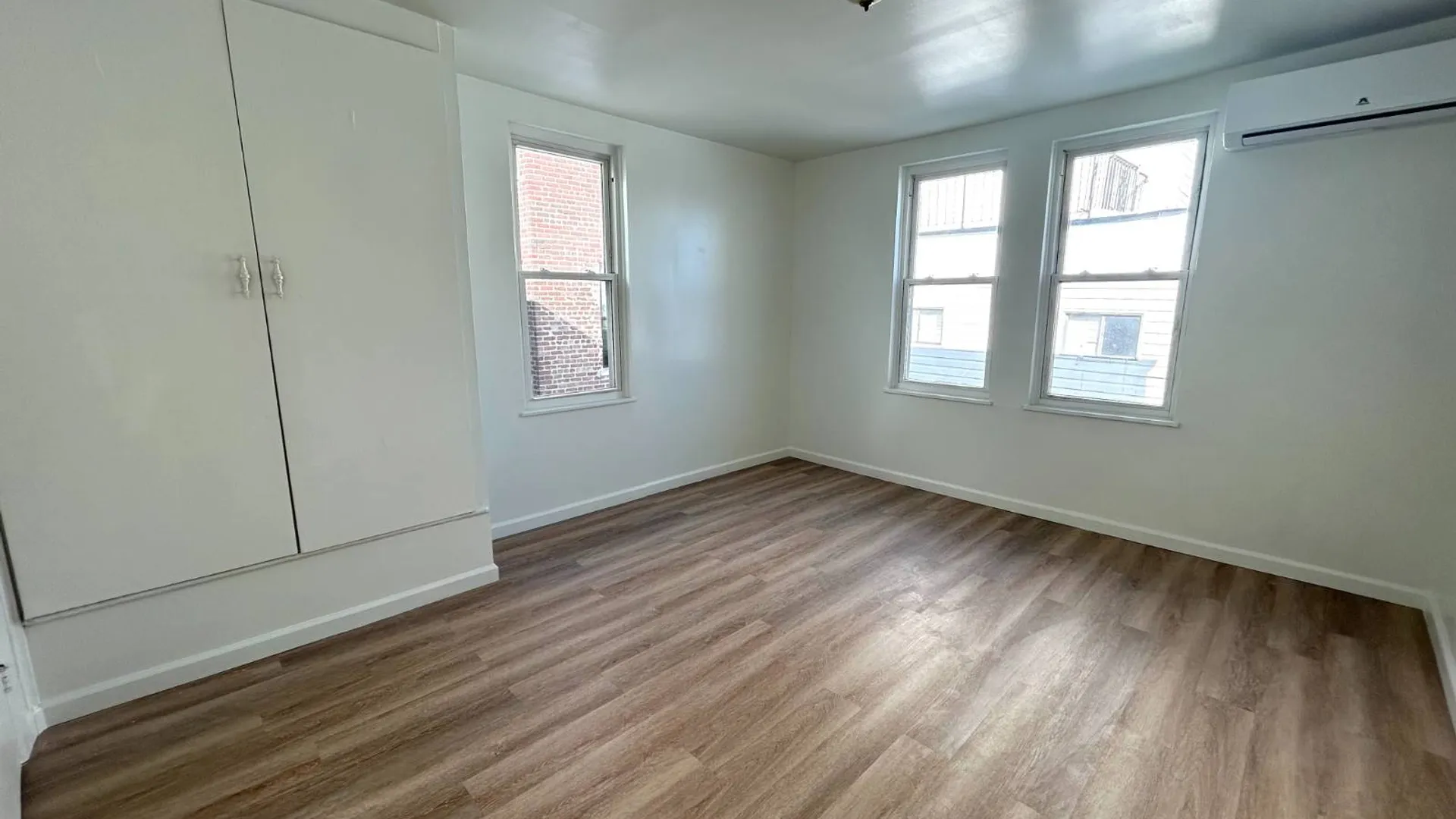 Property at 681 Rhinelander, Bronx, NY 10462 3