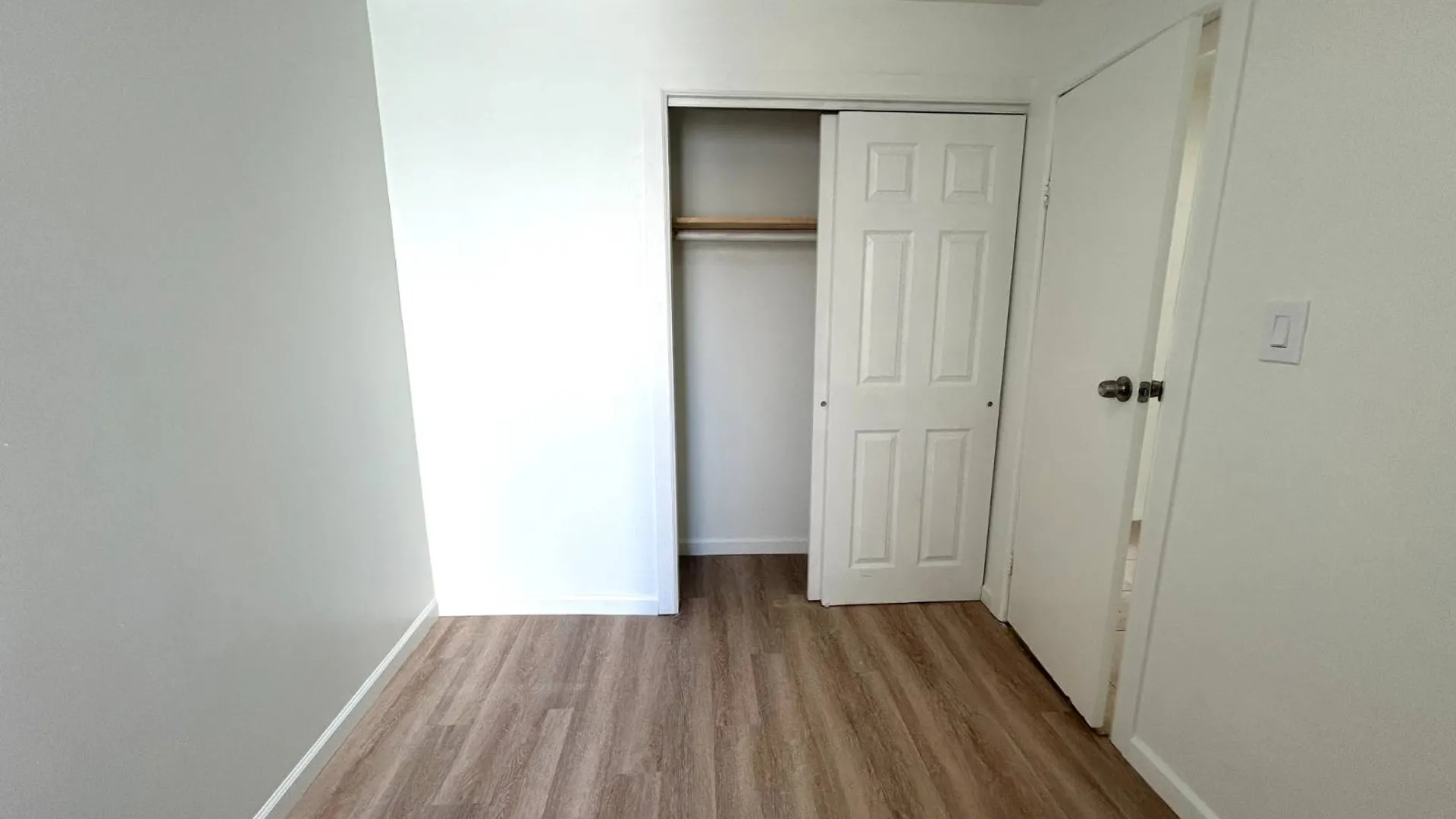 Property at 681 Rhinelander, Bronx, NY 10462 4