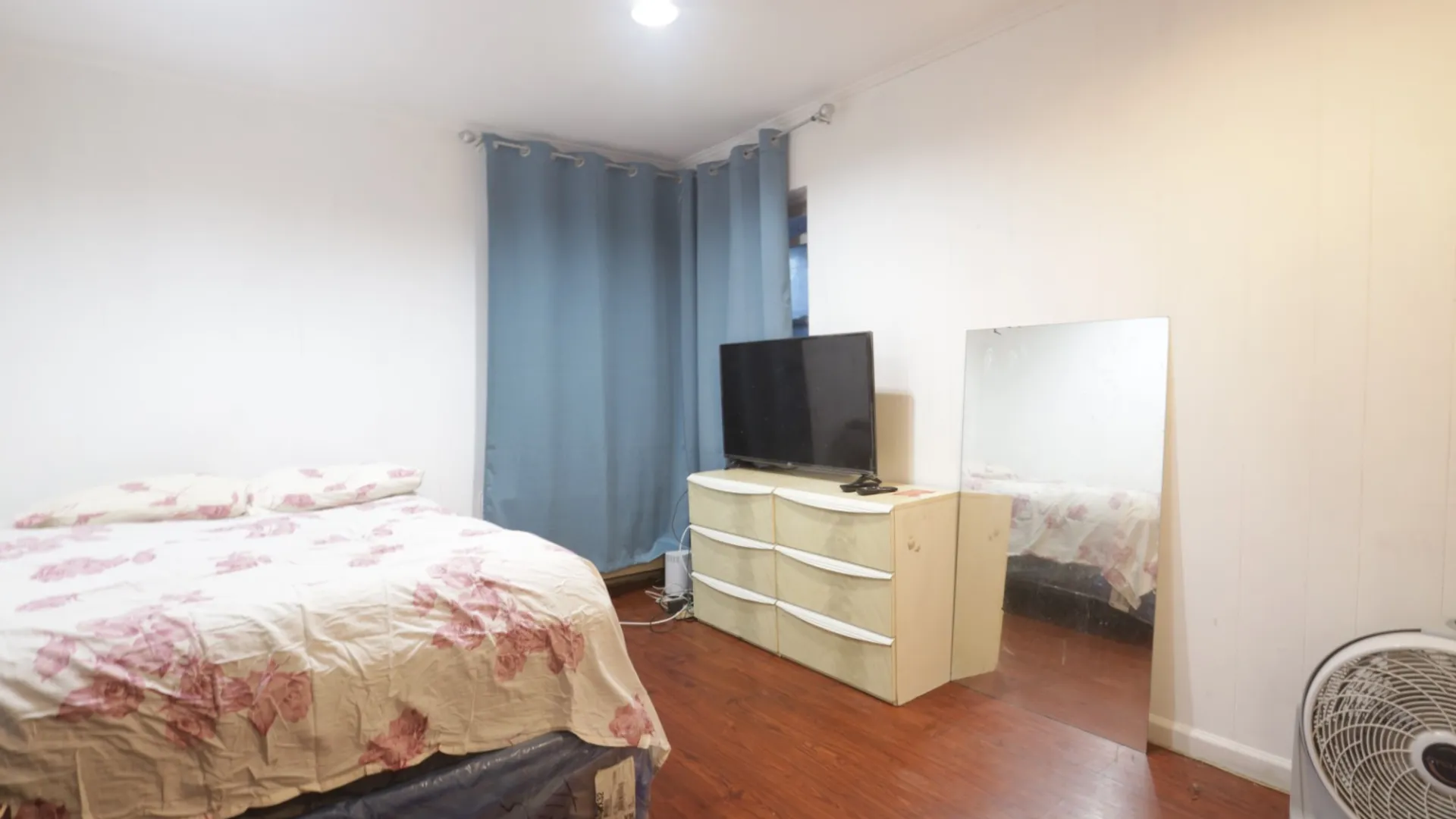 Property at 3529 Laconia Ave, Bronx, NY 10469 5