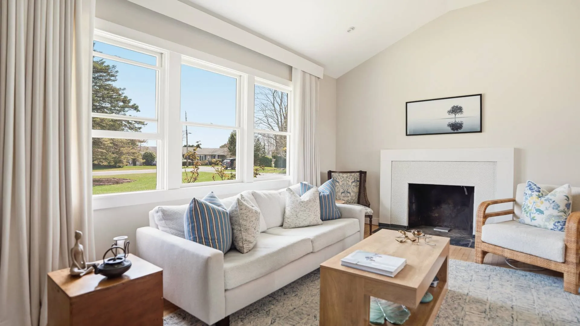 Property at 21 OVERLOOK DR, Southampton, NY 11968 5