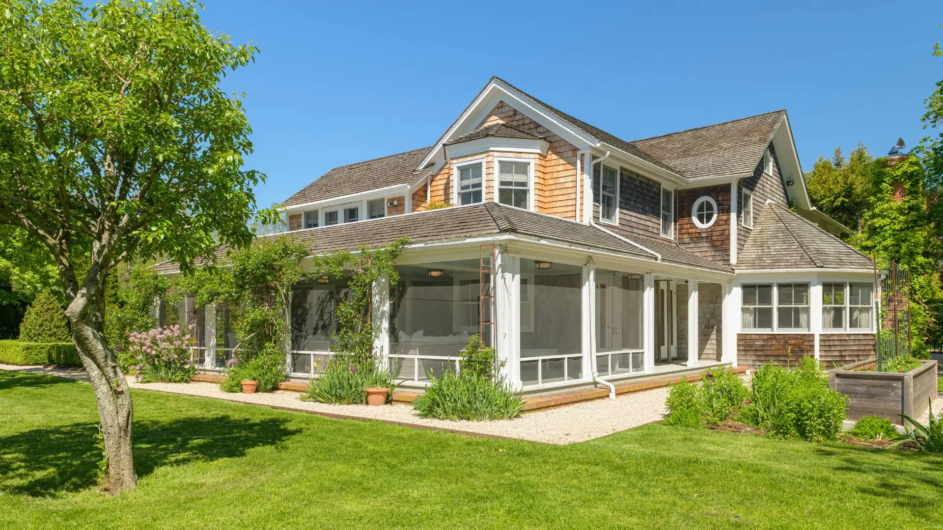 Property at 28 S Menantic Rd, Shelter Island, NY 11964 8