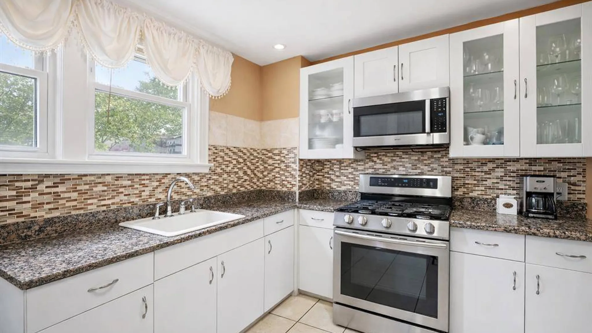 Property at 5911 Fresh Pond Rd, Maspeth, NY 11378 4