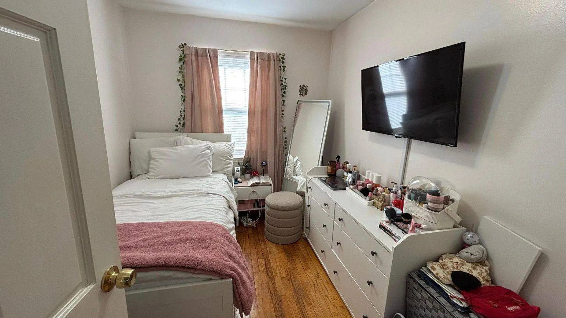 Property at 2935 Miles Ave, Bronx, NY 10465 5
