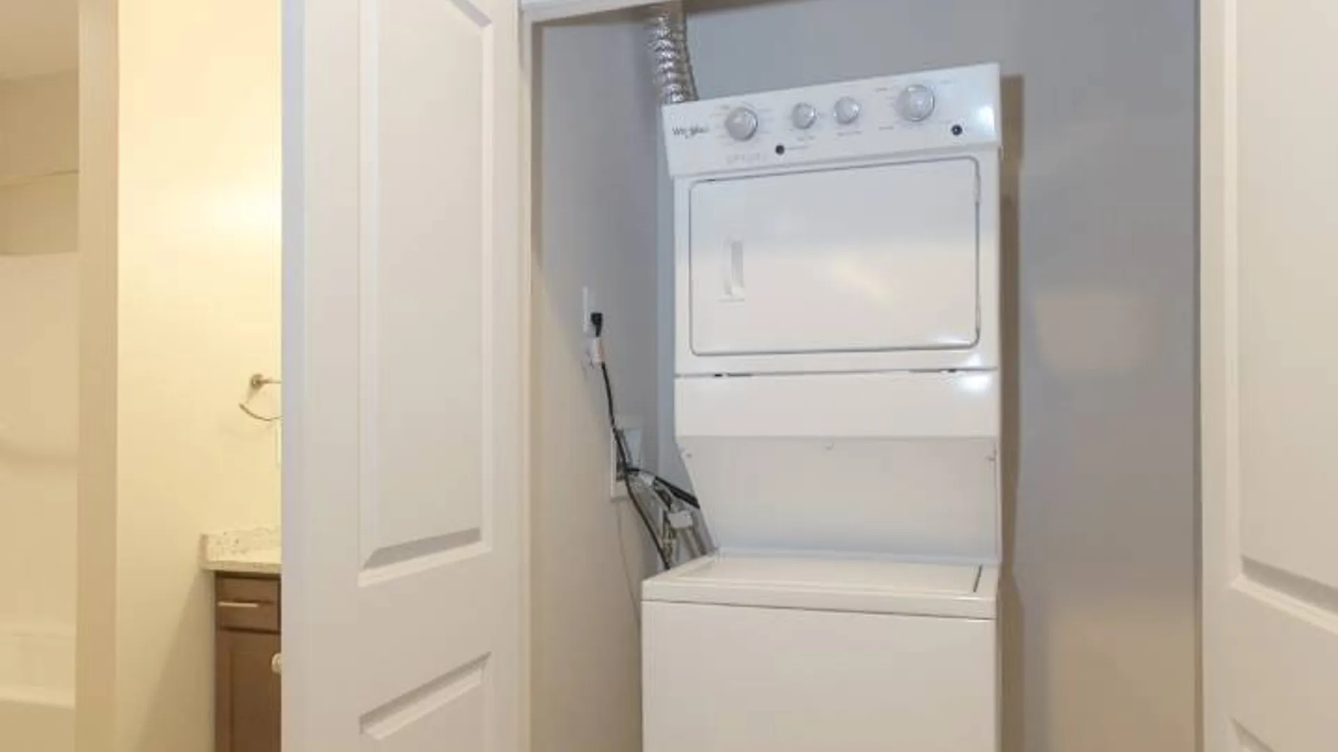 Property at 101 Nott Terrace, Schenectady, NY 12308 13