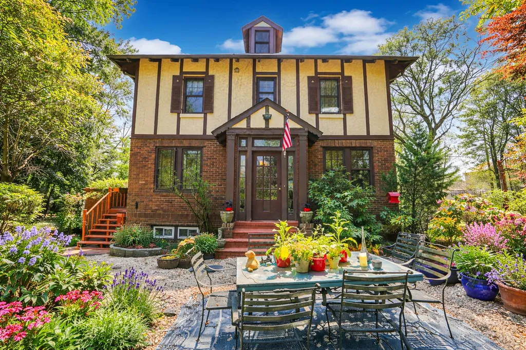 Property at 231 Douglas Road, Staten Island, NY 10304