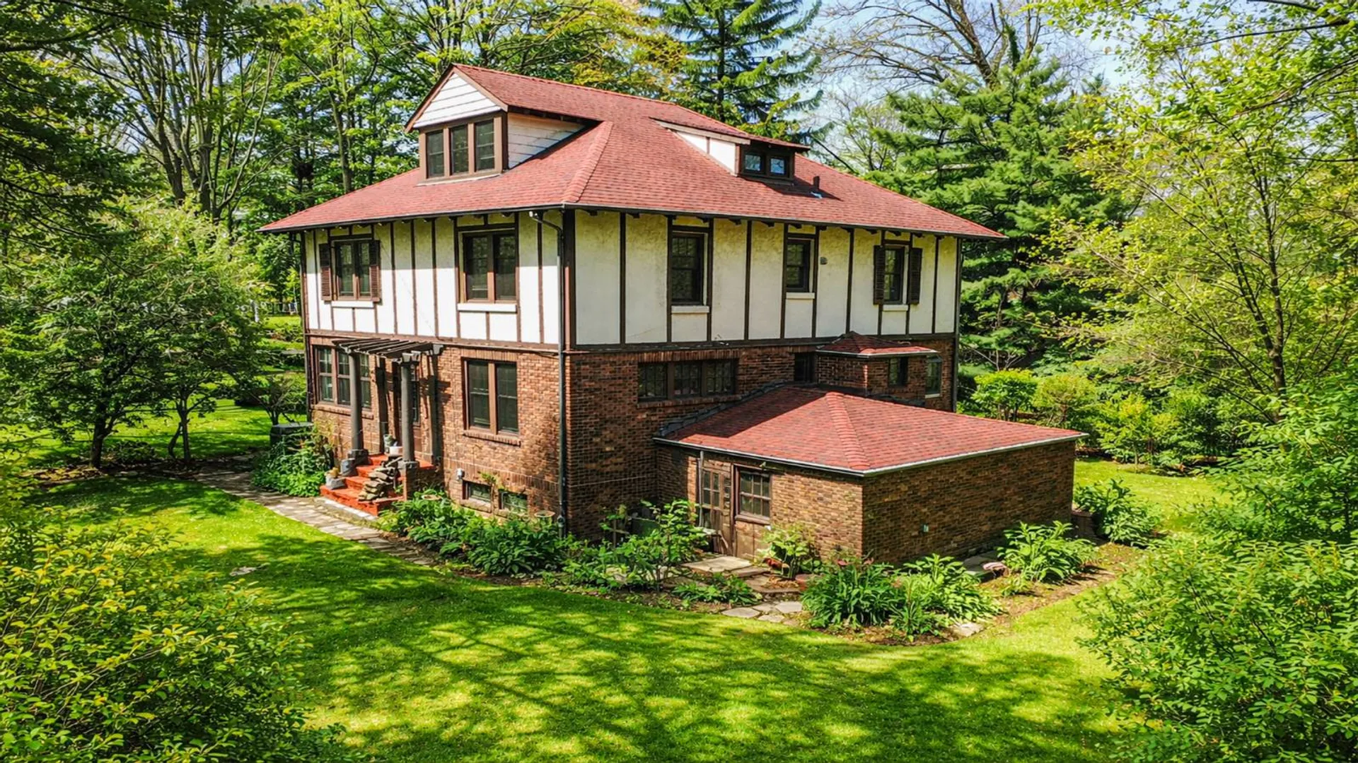 Property at 231 Douglas Road, Staten Island, NY 10304 4
