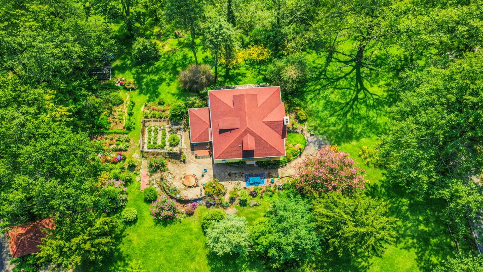 Property at 231 Douglas Road, Staten Island, NY 10304 5