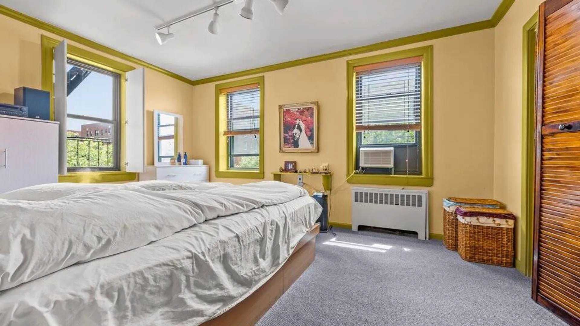 Property at 90-09 Northern Blvd, Jackson Heights, NY 11372 4