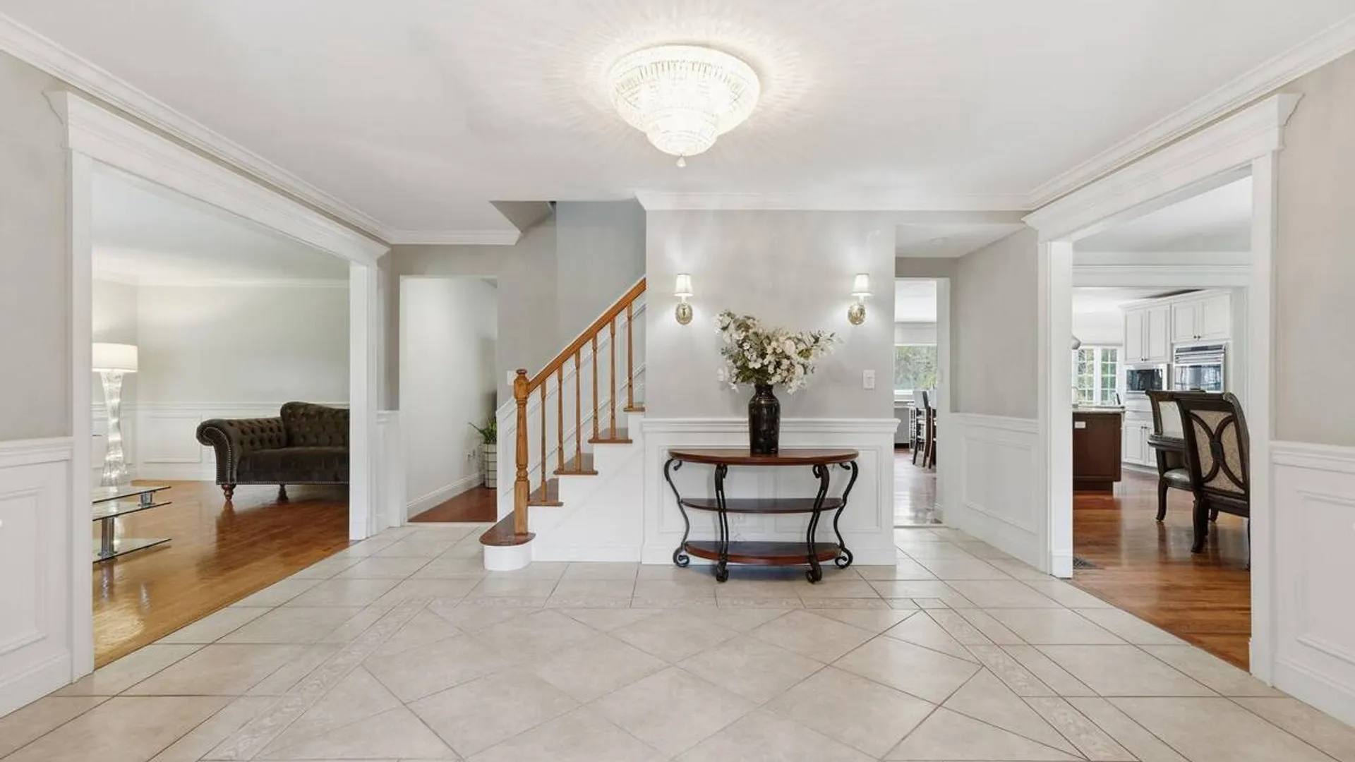 Property at 9 Arista Court, Dix Hills, NY 11746 6