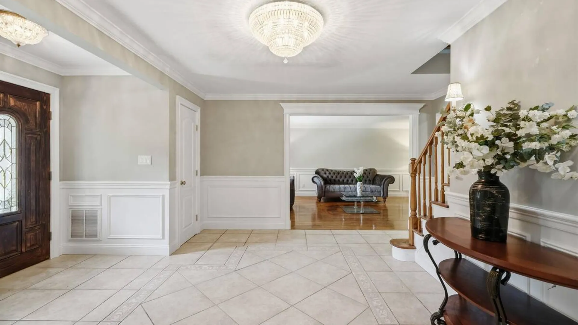 Property at 9 Arista Court, Dix Hills, NY 11746 8