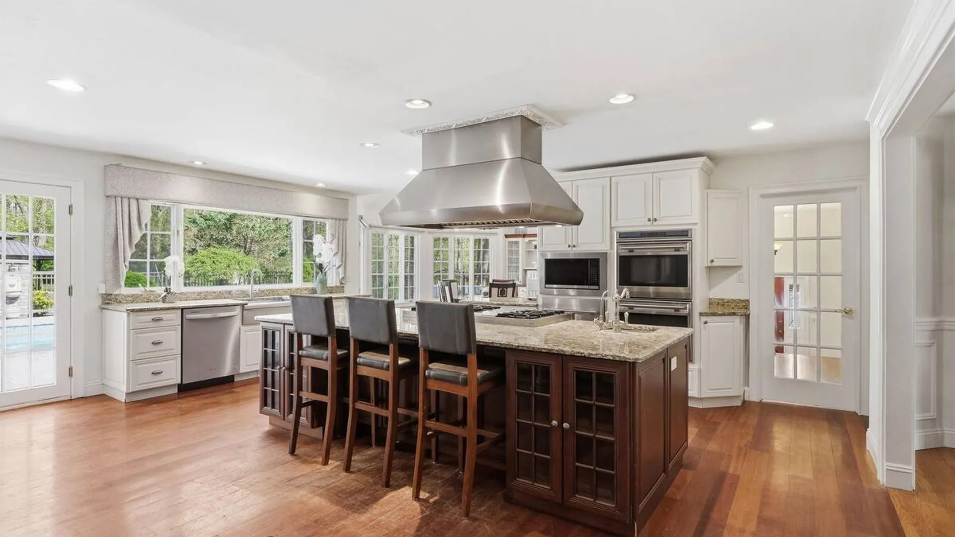 Property at 9 Arista Court, Dix Hills, NY 11746 9