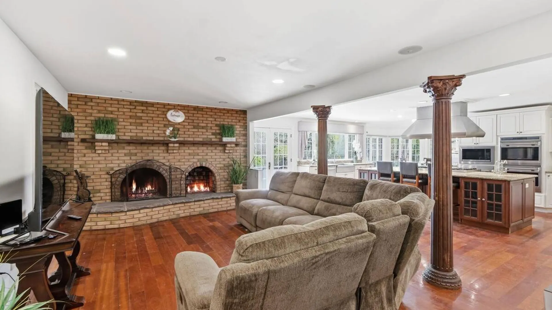 Property at 9 Arista Court, Dix Hills, NY 11746 16