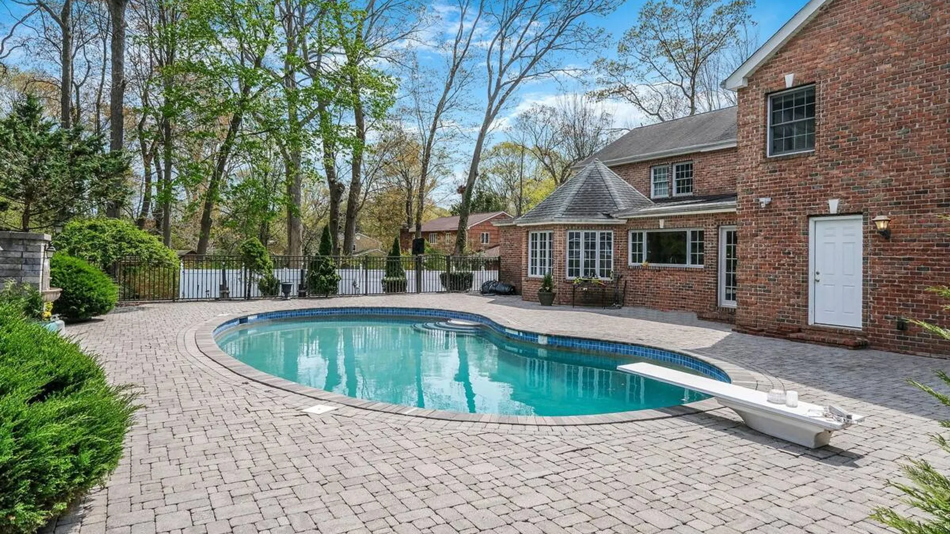 Property at 9 Arista Court, Dix Hills, NY 11746 45