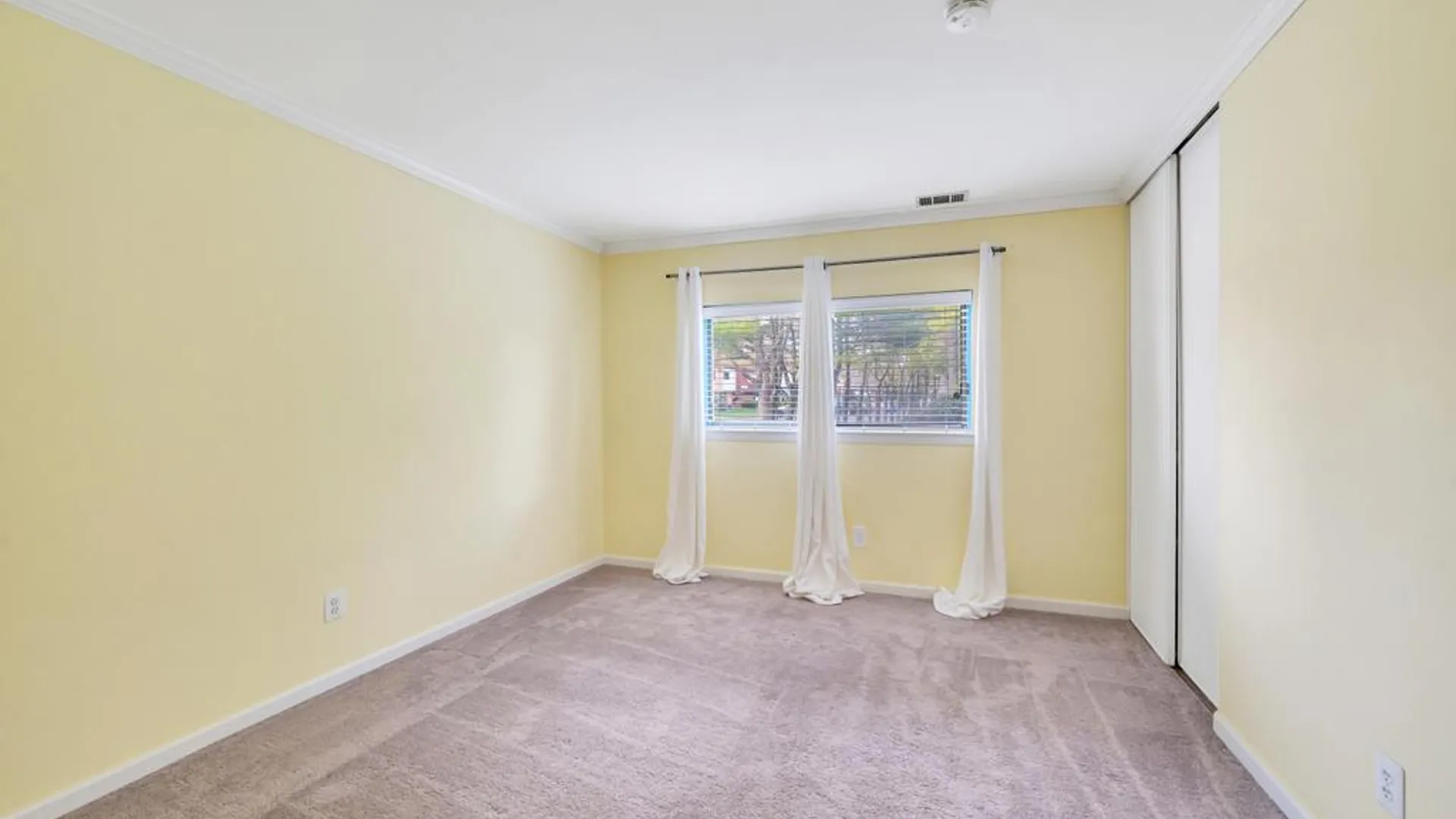 Property at 109 Pointe Circle S, Coram, NY 11727 8