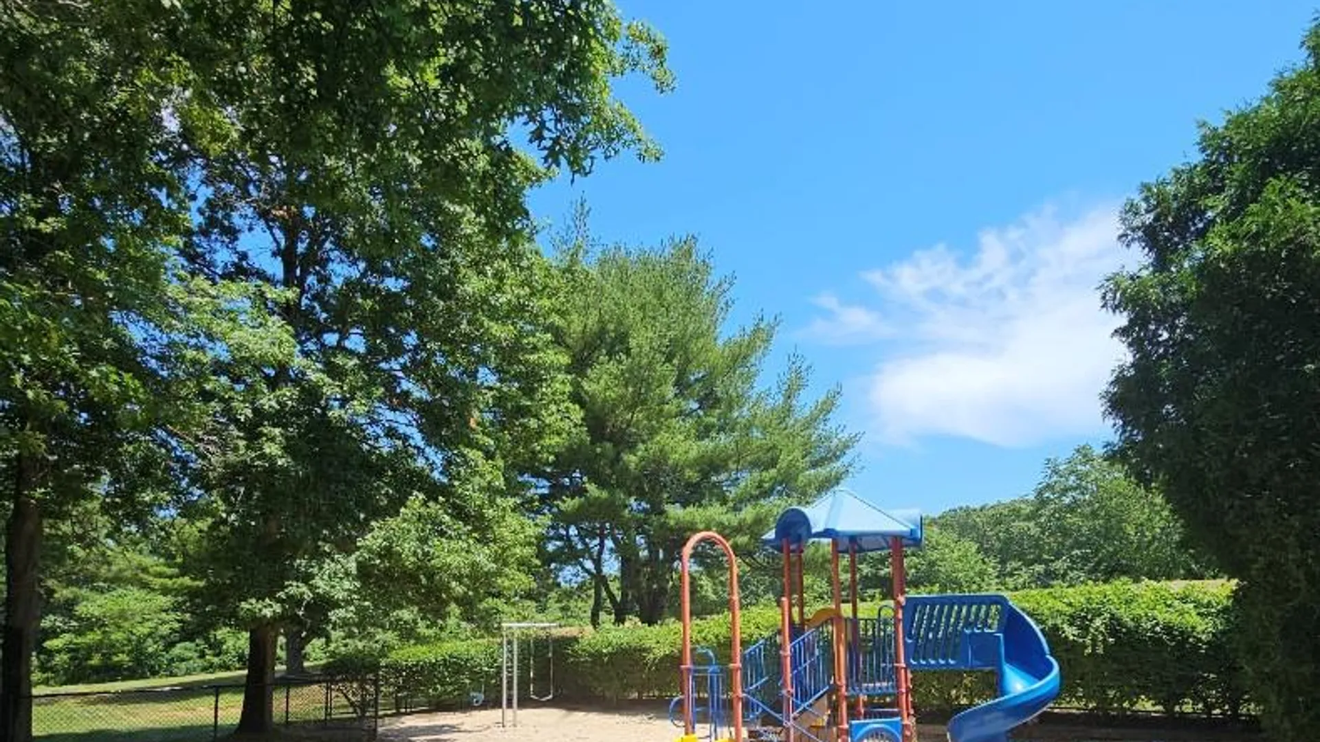 Property at 109 Pointe Circle S, Coram, NY 11727 18