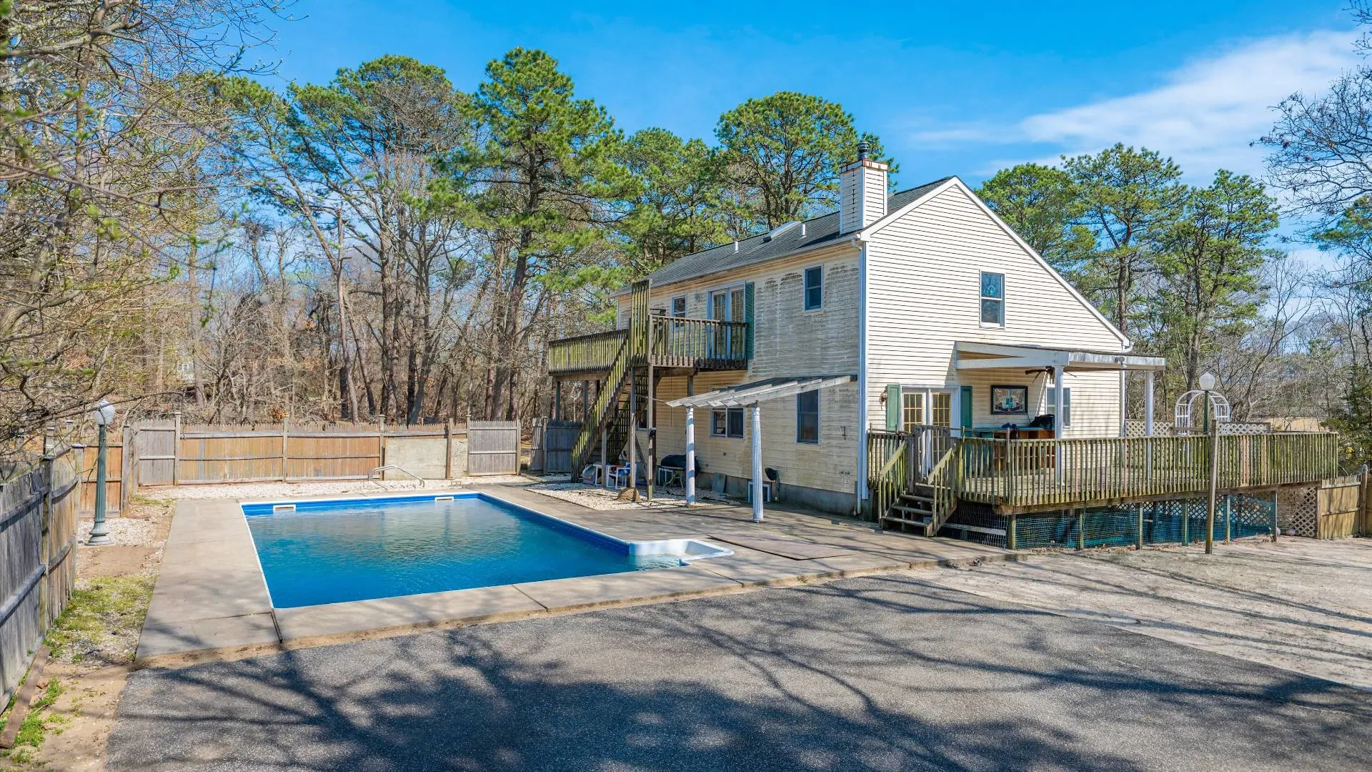 Property at 221 E MONTAUK HWY, Hampton Bays, NY 11946 4