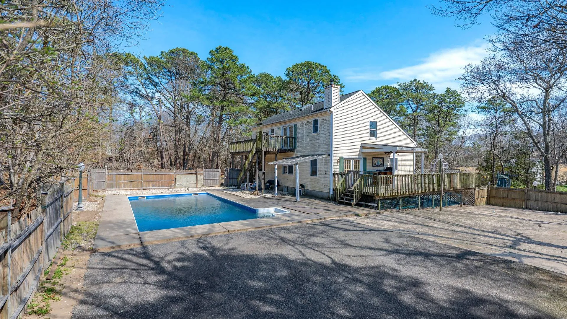 Property at 221 E MONTAUK HWY, Hampton Bays, NY 11946 5