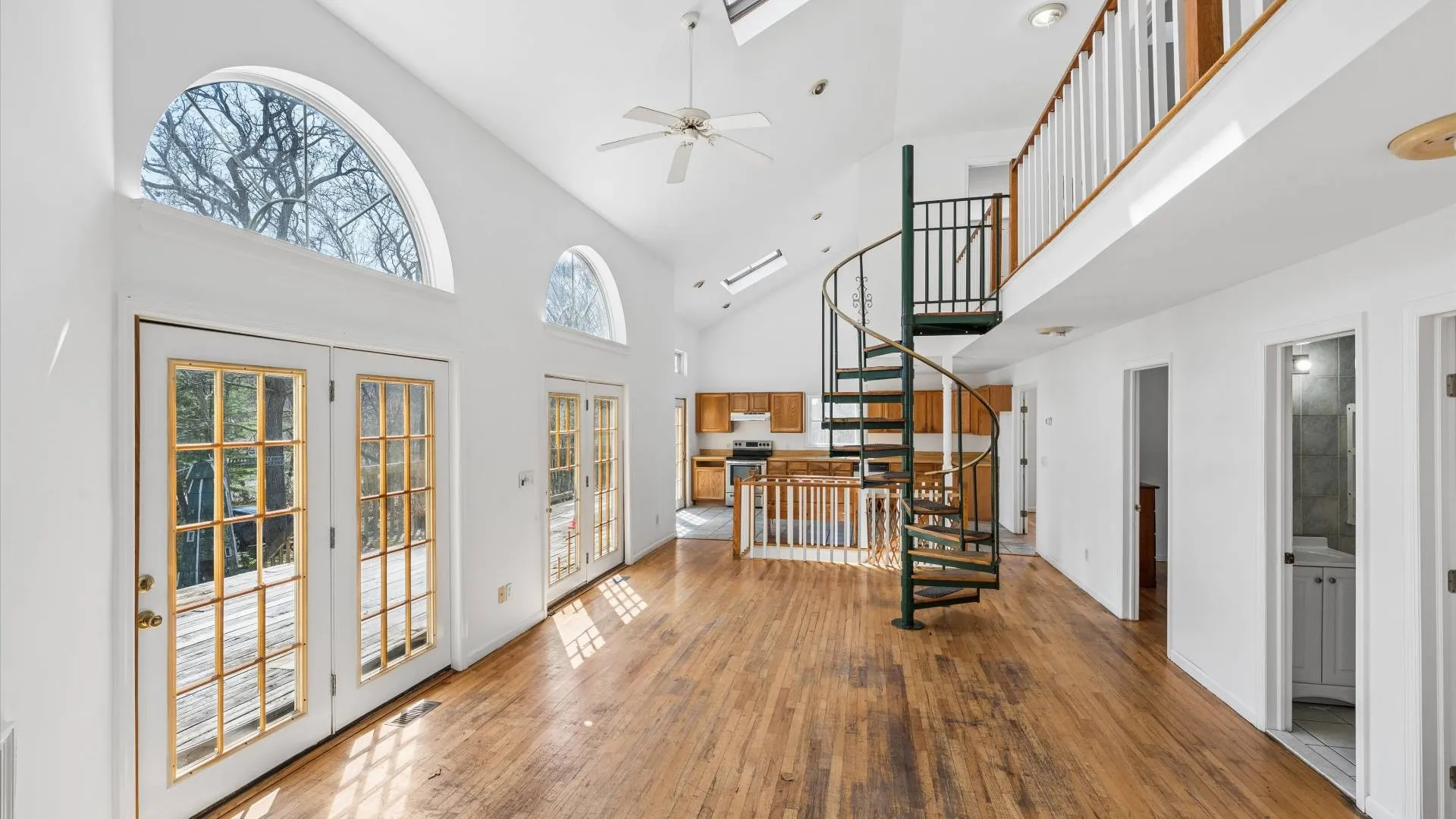 Property at 221 E MONTAUK HWY, Hampton Bays, NY 11946 7
