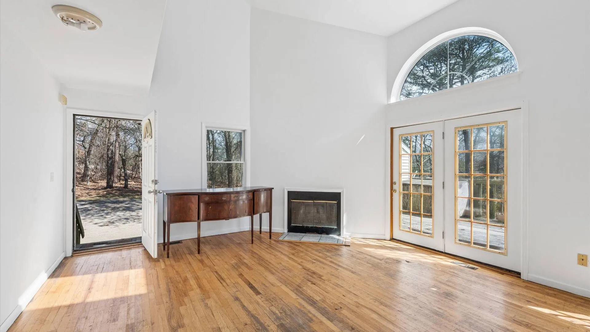 Property at 221 E MONTAUK HWY, Hampton Bays, NY 11946 9