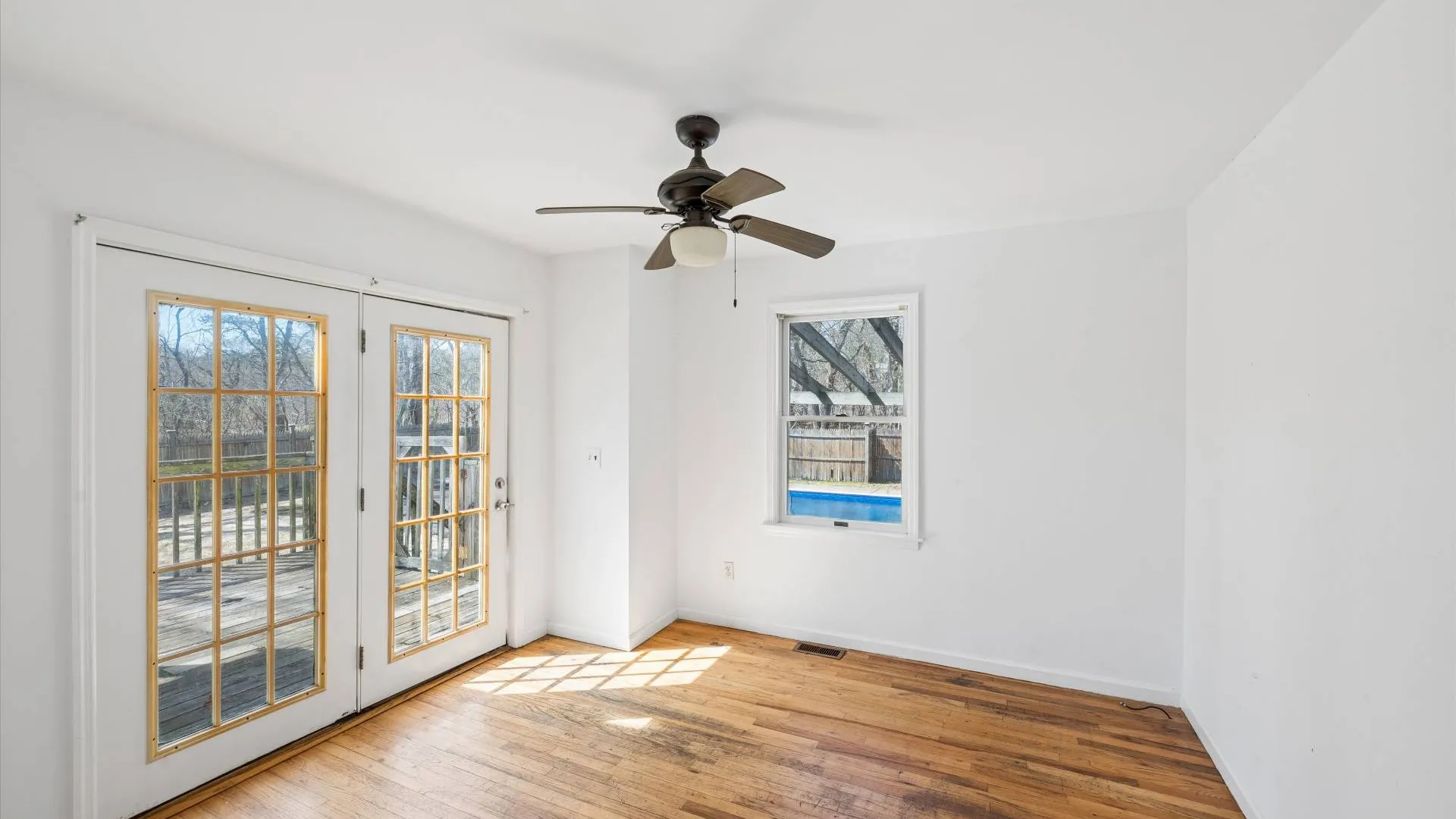 Property at 221 E MONTAUK HWY, Hampton Bays, NY 11946 14