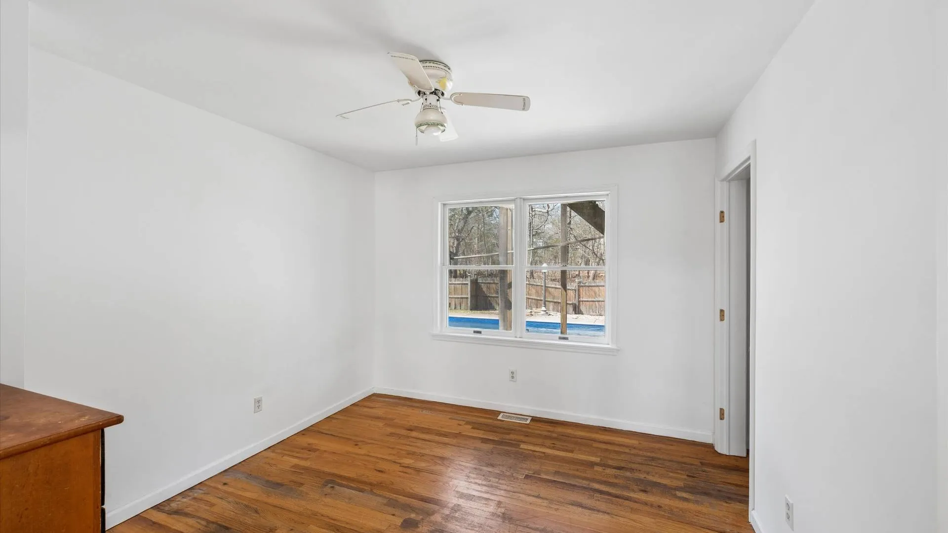 Property at 221 E MONTAUK HWY, Hampton Bays, NY 11946 15