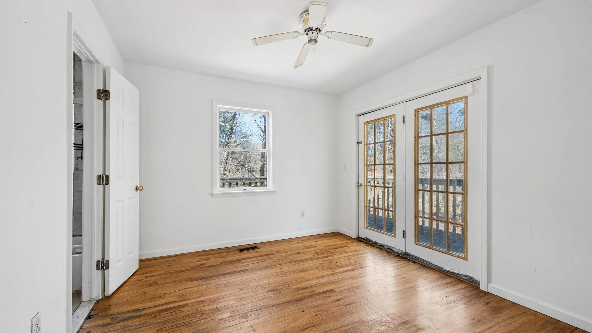 Property at 221 E MONTAUK HWY, Hampton Bays, NY 11946 22