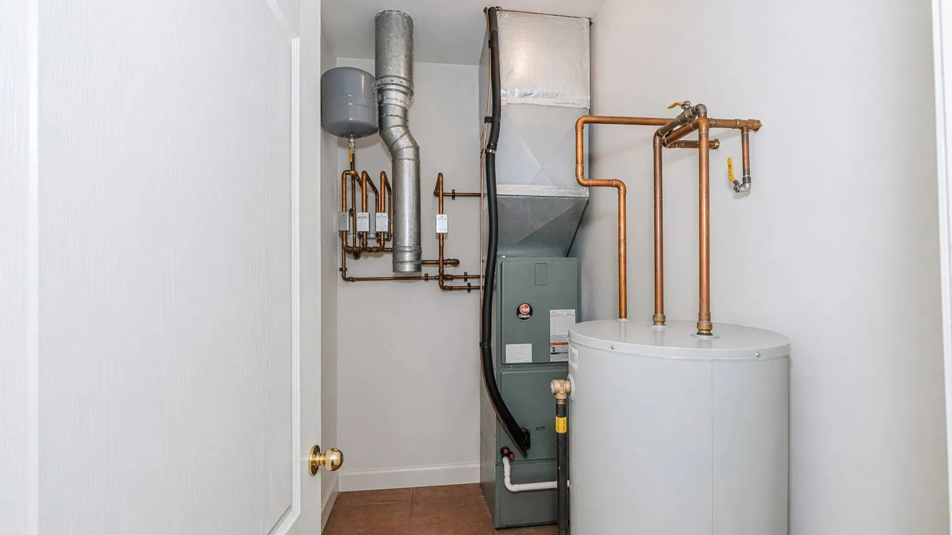 Property at 10 Chart Loop, Staten Island, NY 10309 23