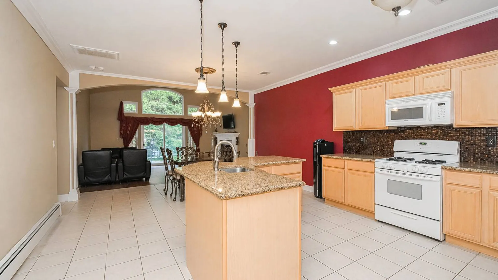 Property at 10 Chart Loop, Staten Island, NY 10309 11