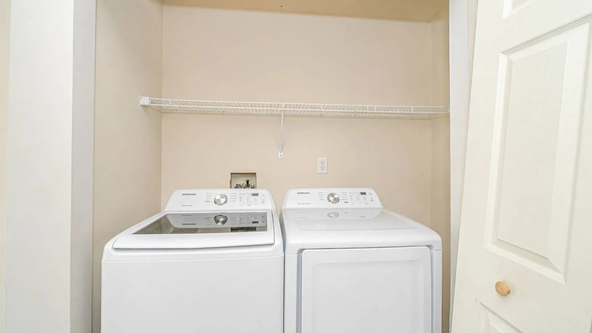 Property at 40 Seguine Loop, Staten Island, NY 10309 11