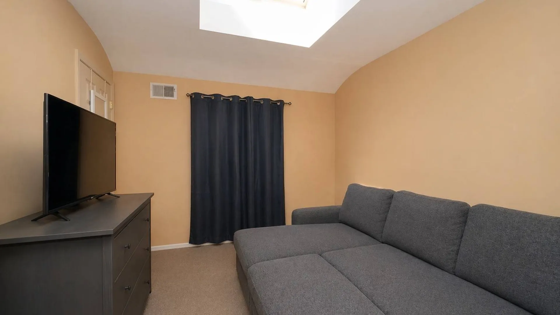 Property at 40 Seguine Loop, Staten Island, NY 10309 15