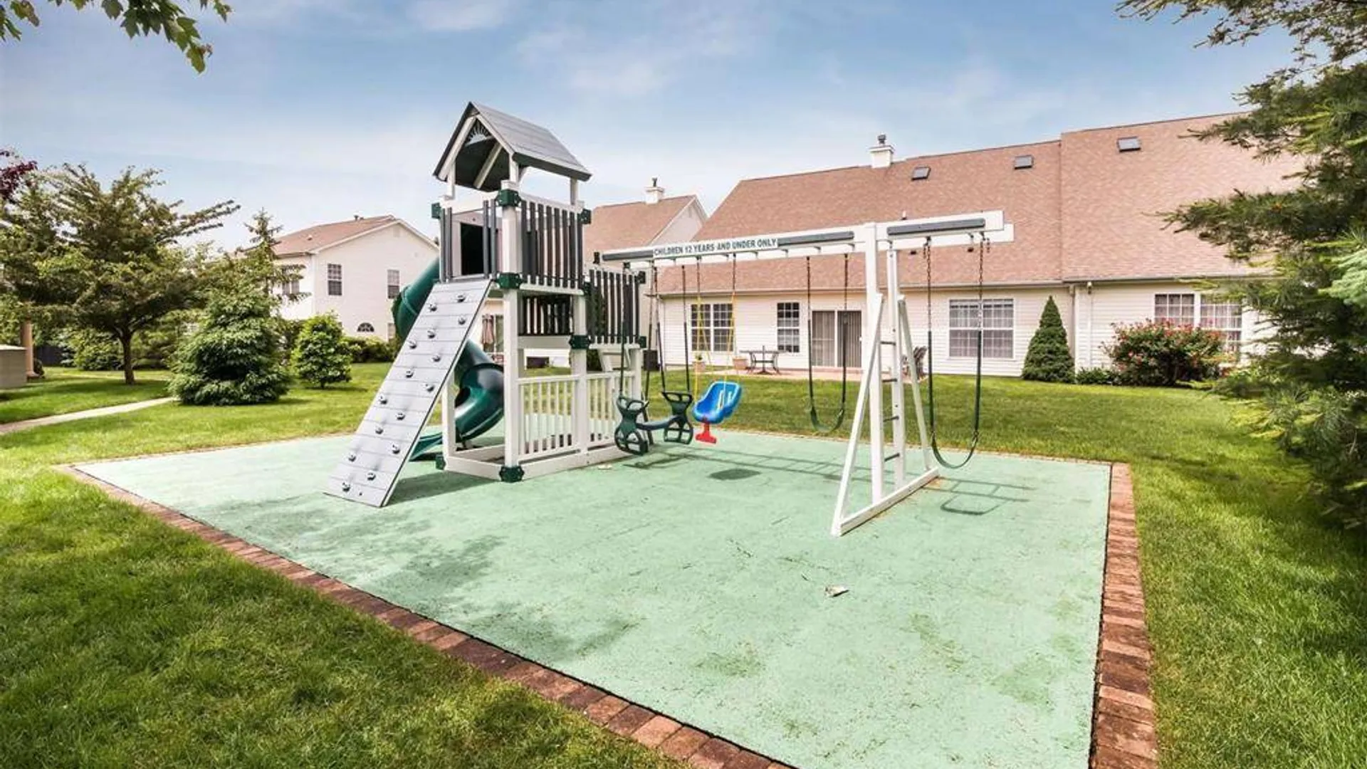 Property at 17 Constantine Way, Mount Sinai, NY 11766 42