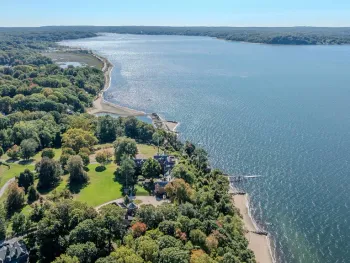 Property at 31 FORT HILL DR, Lloyd Harbor, NY 11743