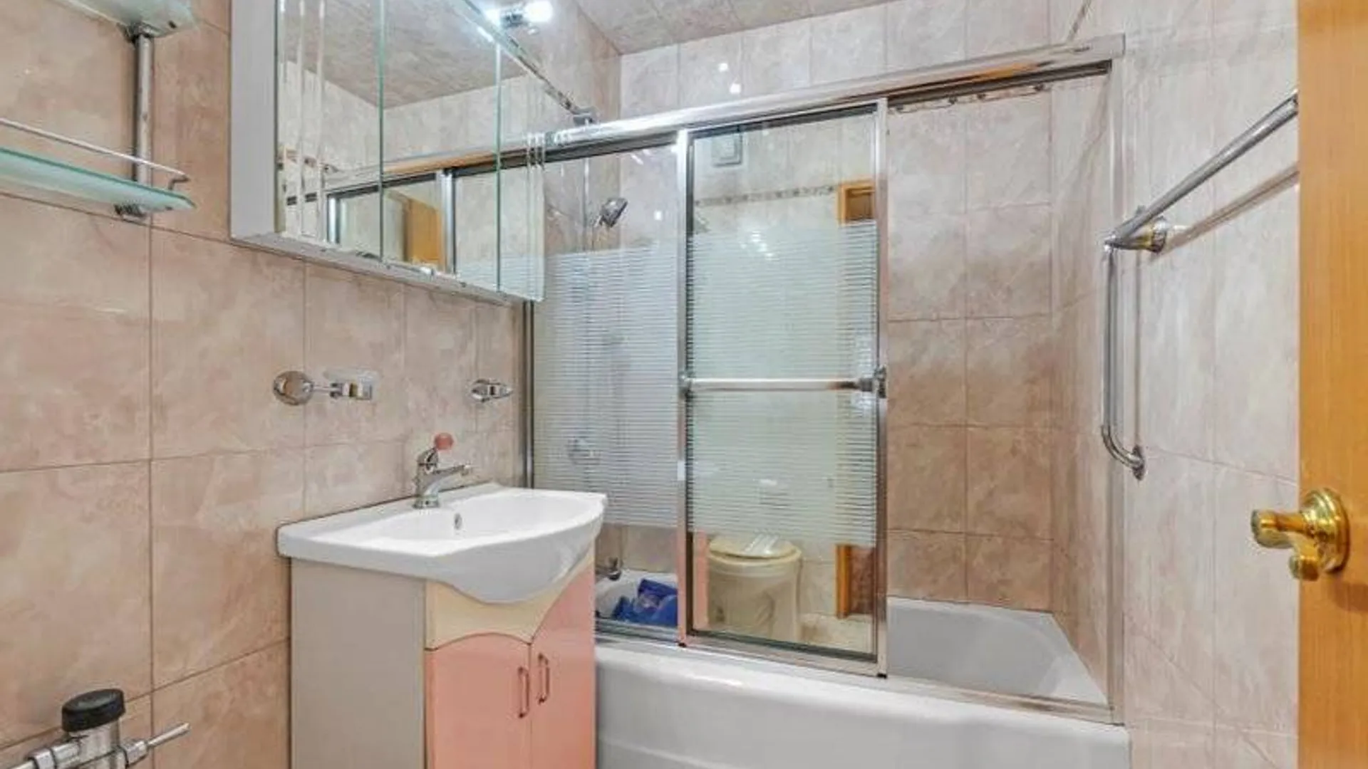 Property at 611 Banner Ave, Brooklyn, NY 11235 8