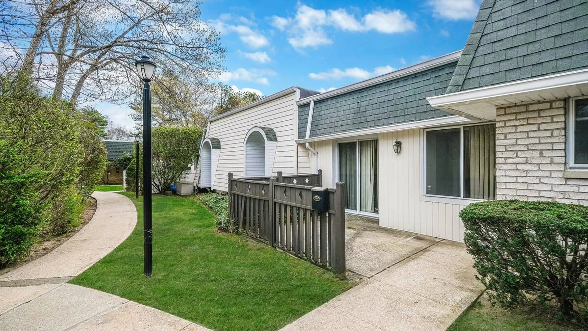 Property at 527 Daryl Drive, Medford, NY 11763 24