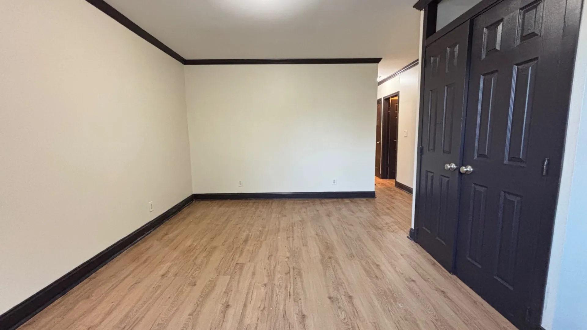 Property at 150-24 59 Ave, Flushing, NY 11355 5