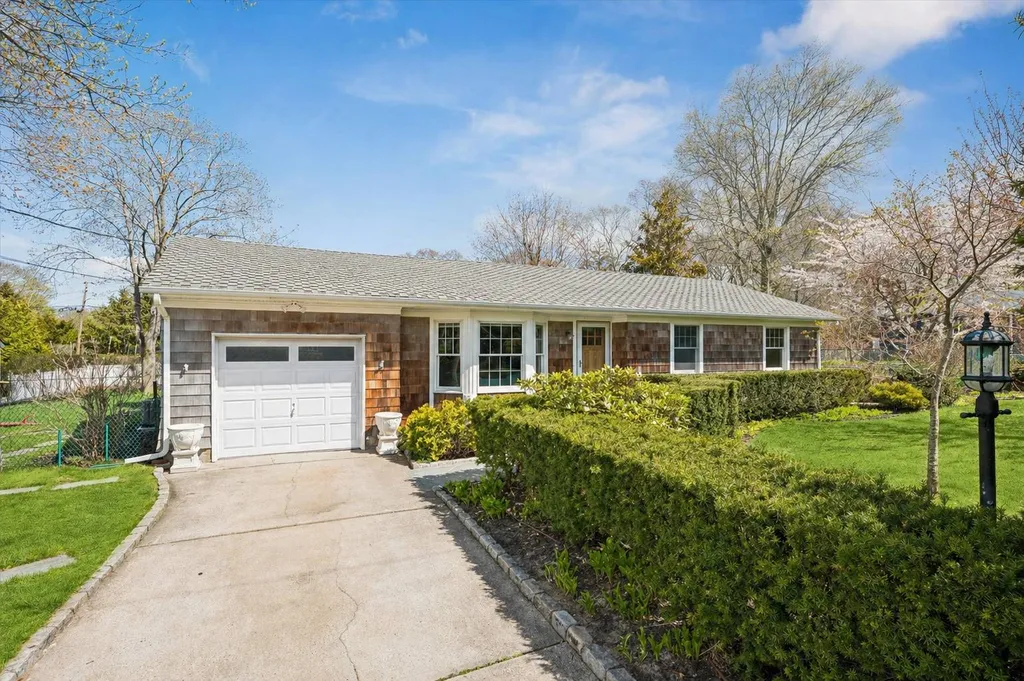 Property at 5 Maryland Blvd, Hampton Bays, NY 11946