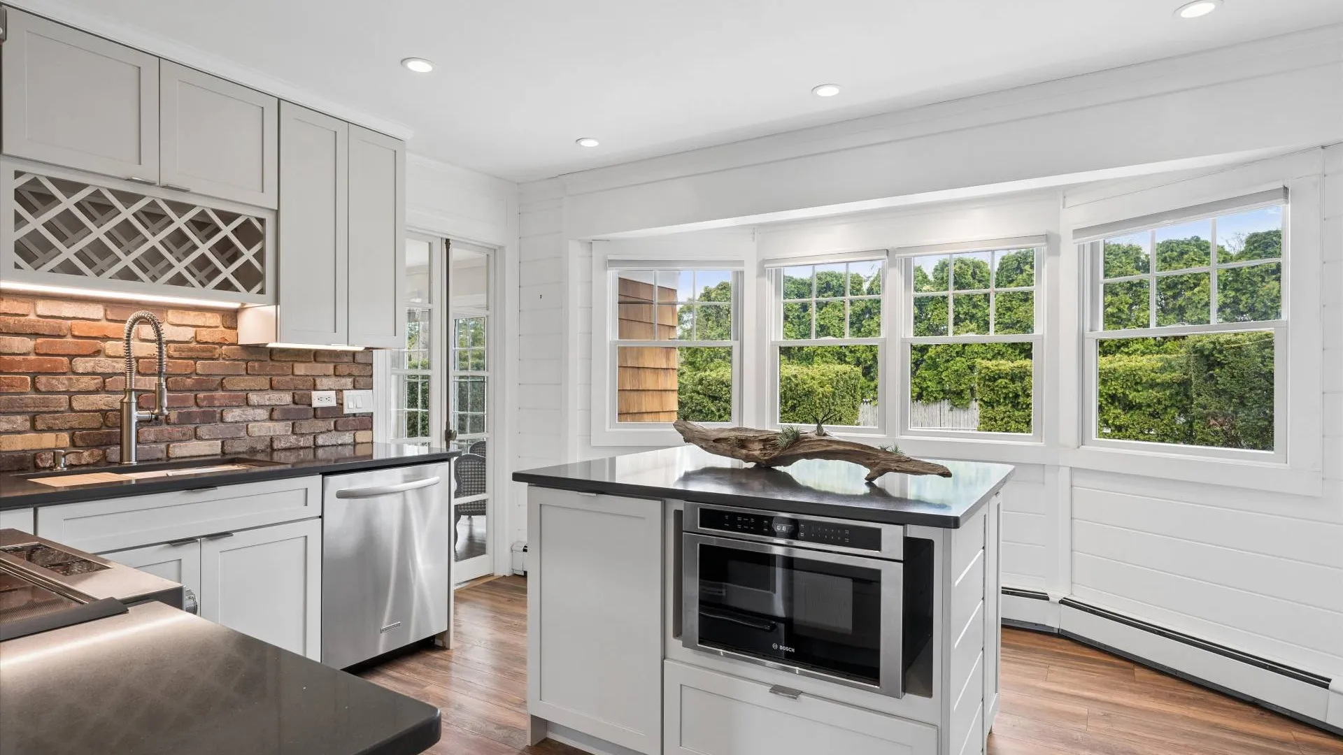 Property at 5 Maryland Blvd, Hampton Bays, NY 11946 6