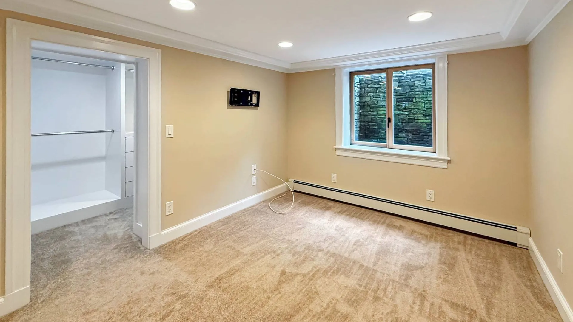 Property at 5 Maryland Blvd, Hampton Bays, NY 11946 17