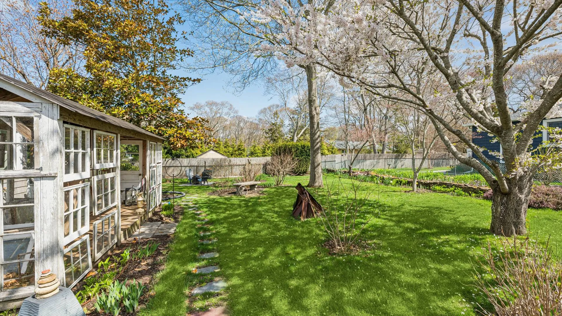 Property at 5 Maryland Blvd, Hampton Bays, NY 11946 20