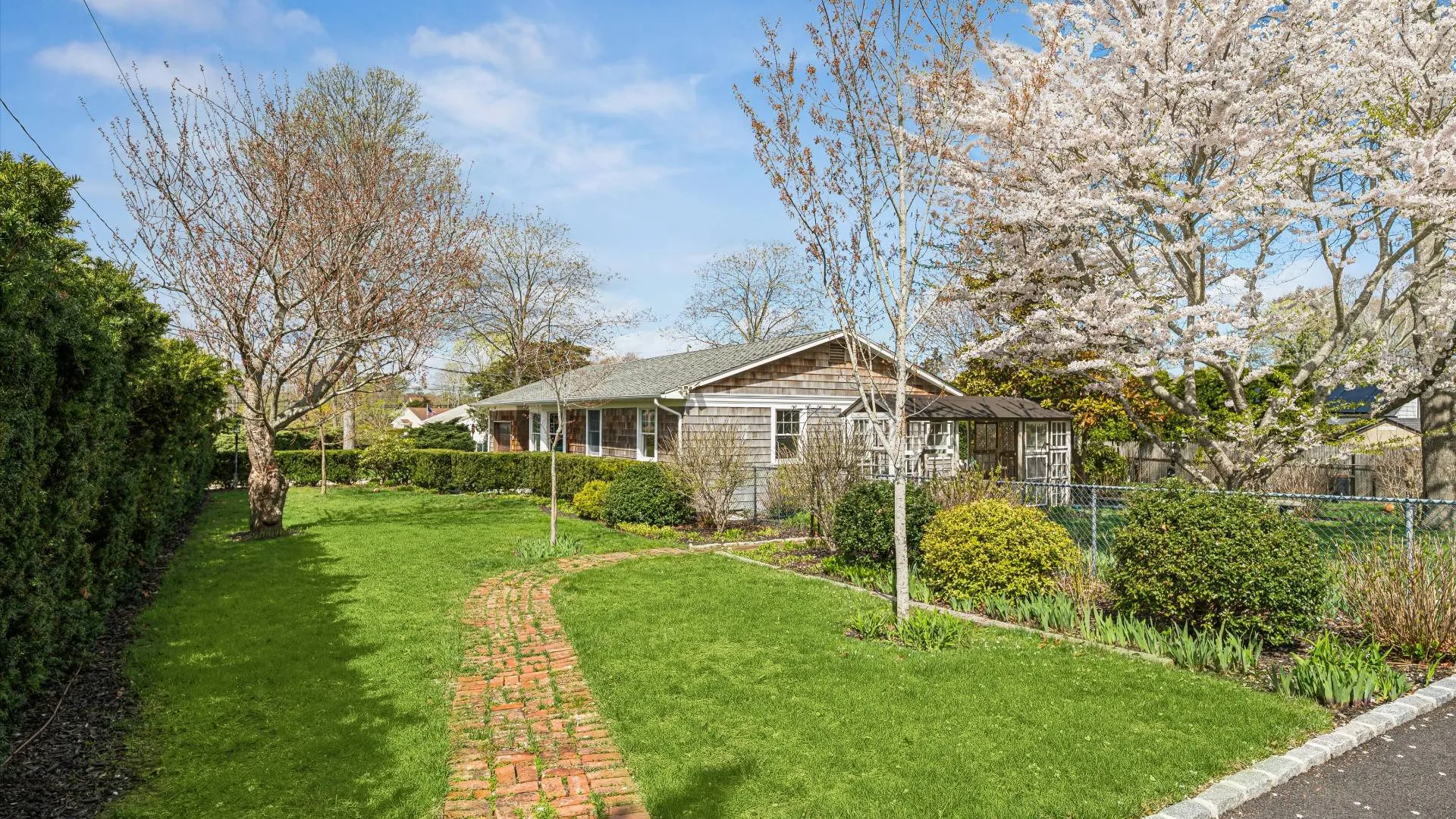 Property at 5 Maryland Blvd, Hampton Bays, NY 11946 21