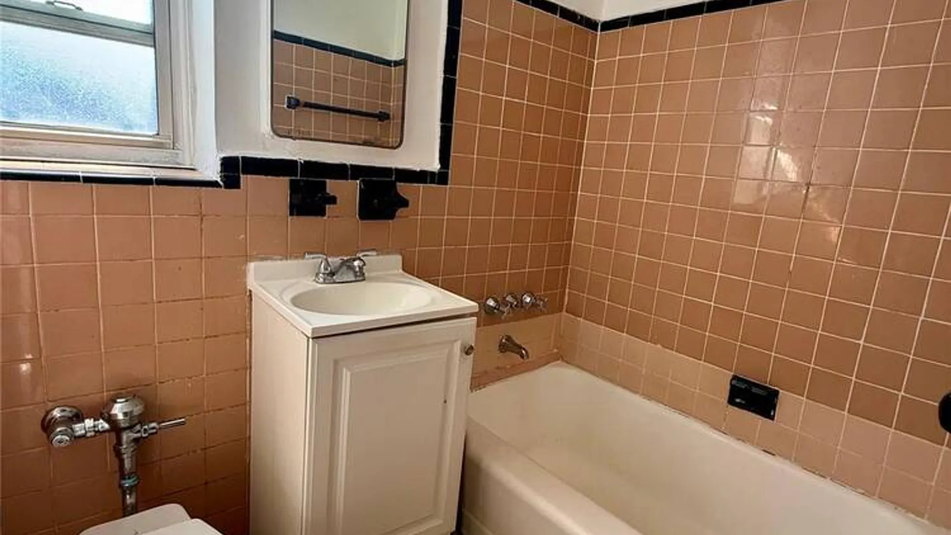 Property at 4225 80th Street, Elmhurst, NY 11373 7