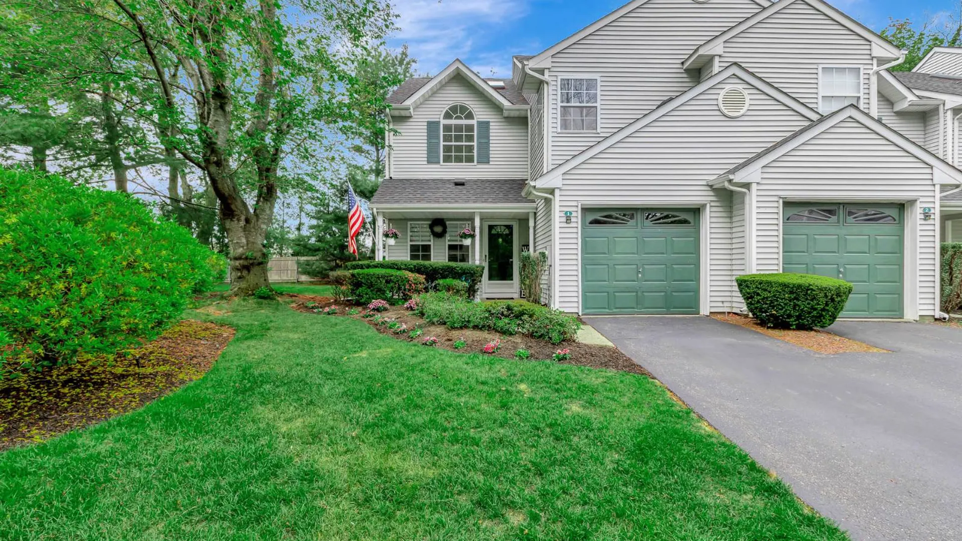 Property at 1 Plantation Drive, Hauppauge, NY 11788 3