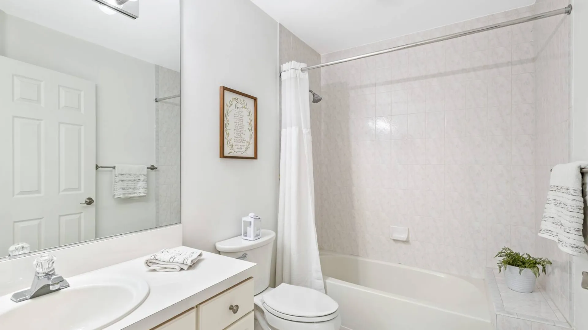 Property at 1 Plantation Drive, Hauppauge, NY 11788 23