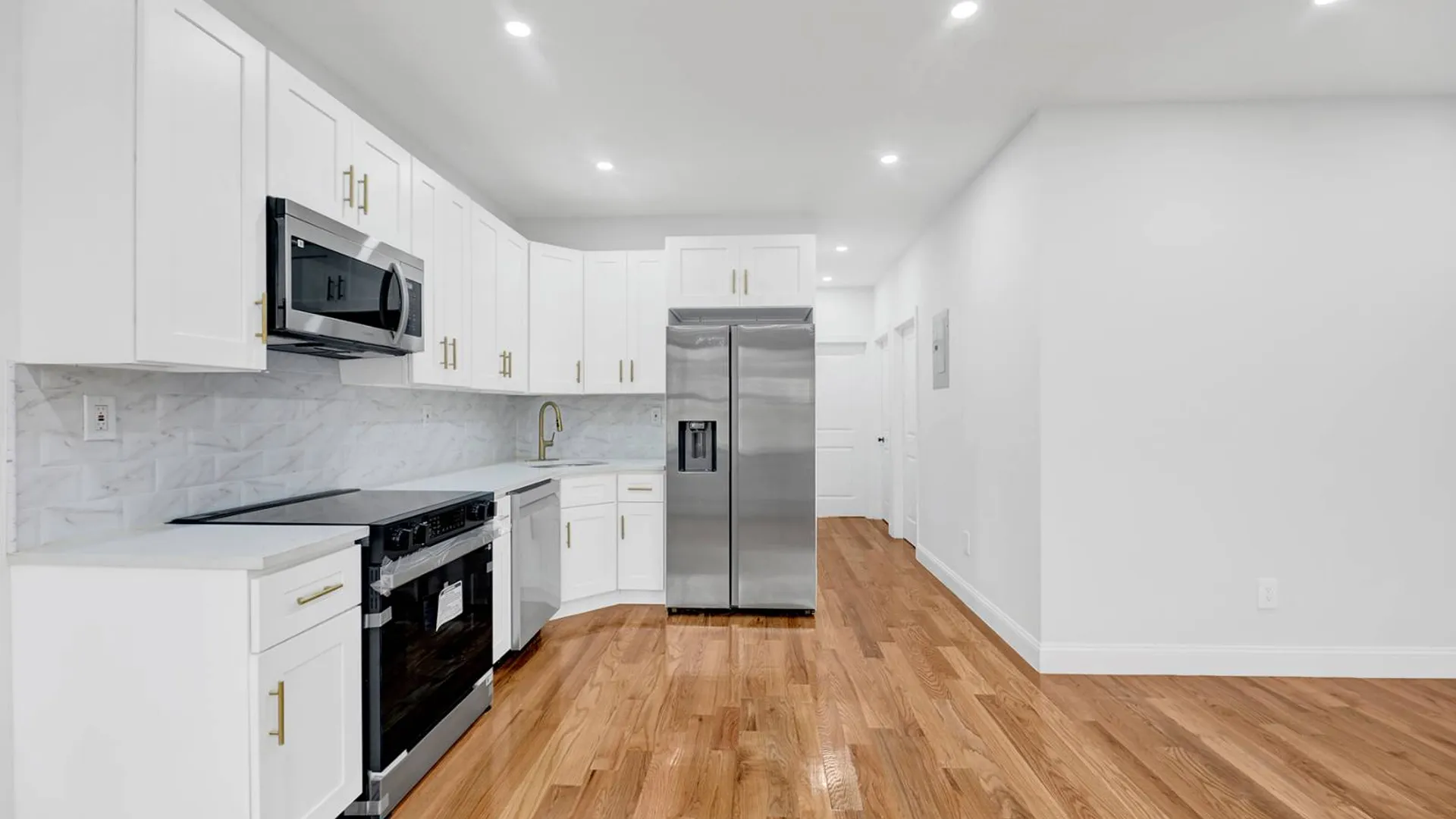 Property at 1559 remsen ave, brooklyn, NY 11236 8