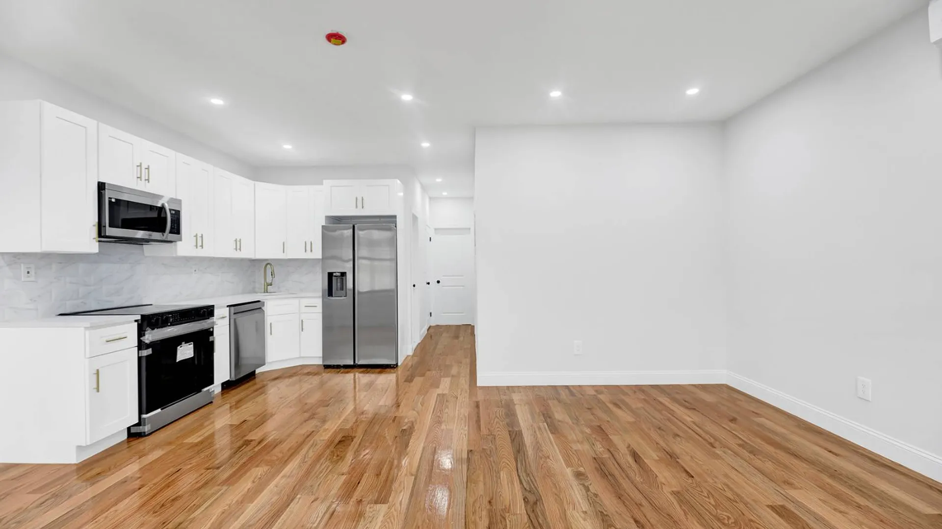 Property at 1559 remsen ave, brooklyn, NY 11236 3