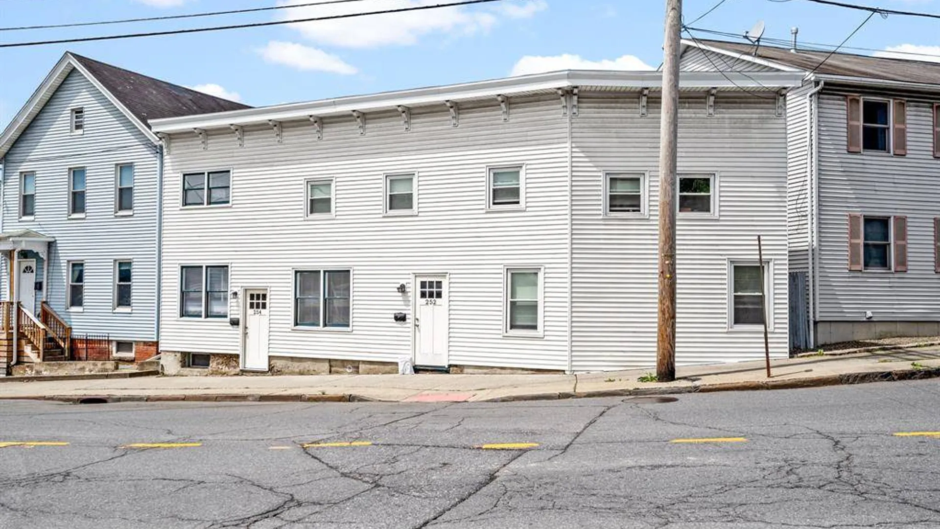 Property at 252-254 Partition Street, Kingston, NY 12477 34
