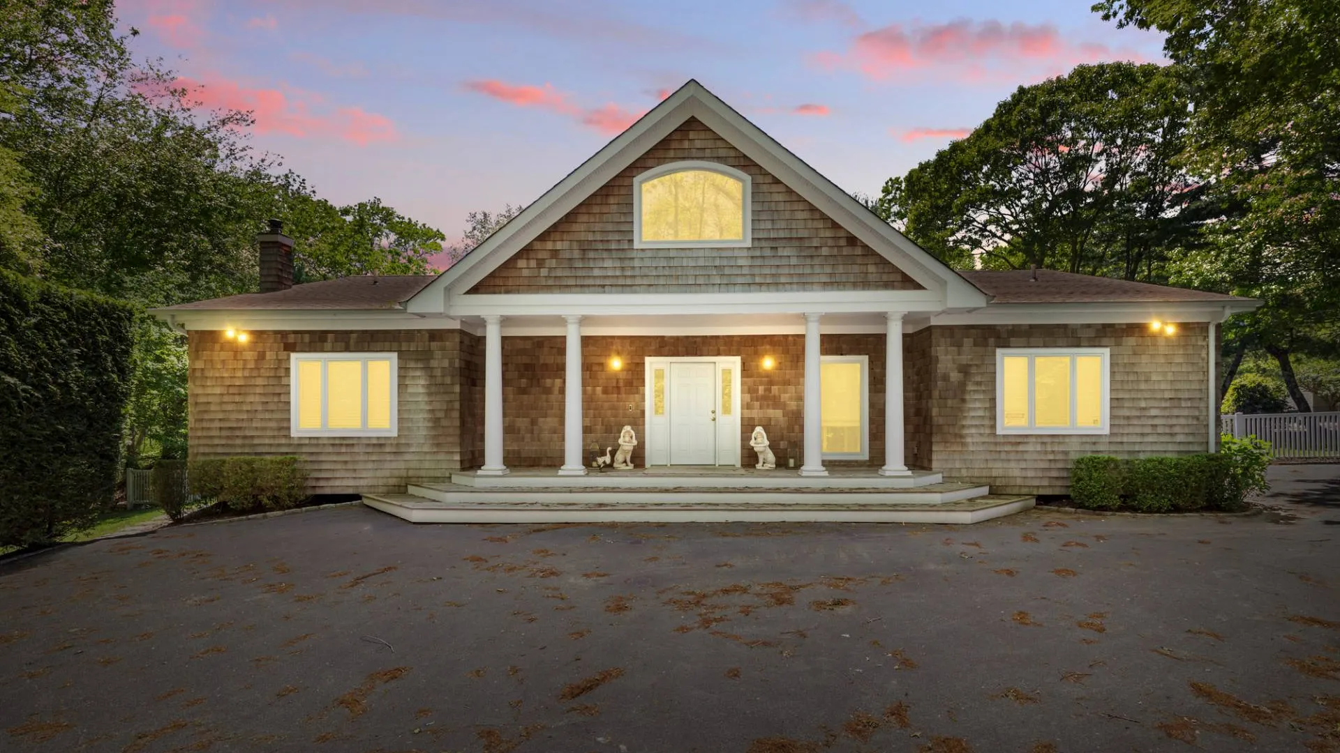 Property at 4 Lakewood Lane, Quogue, NY 11959 3