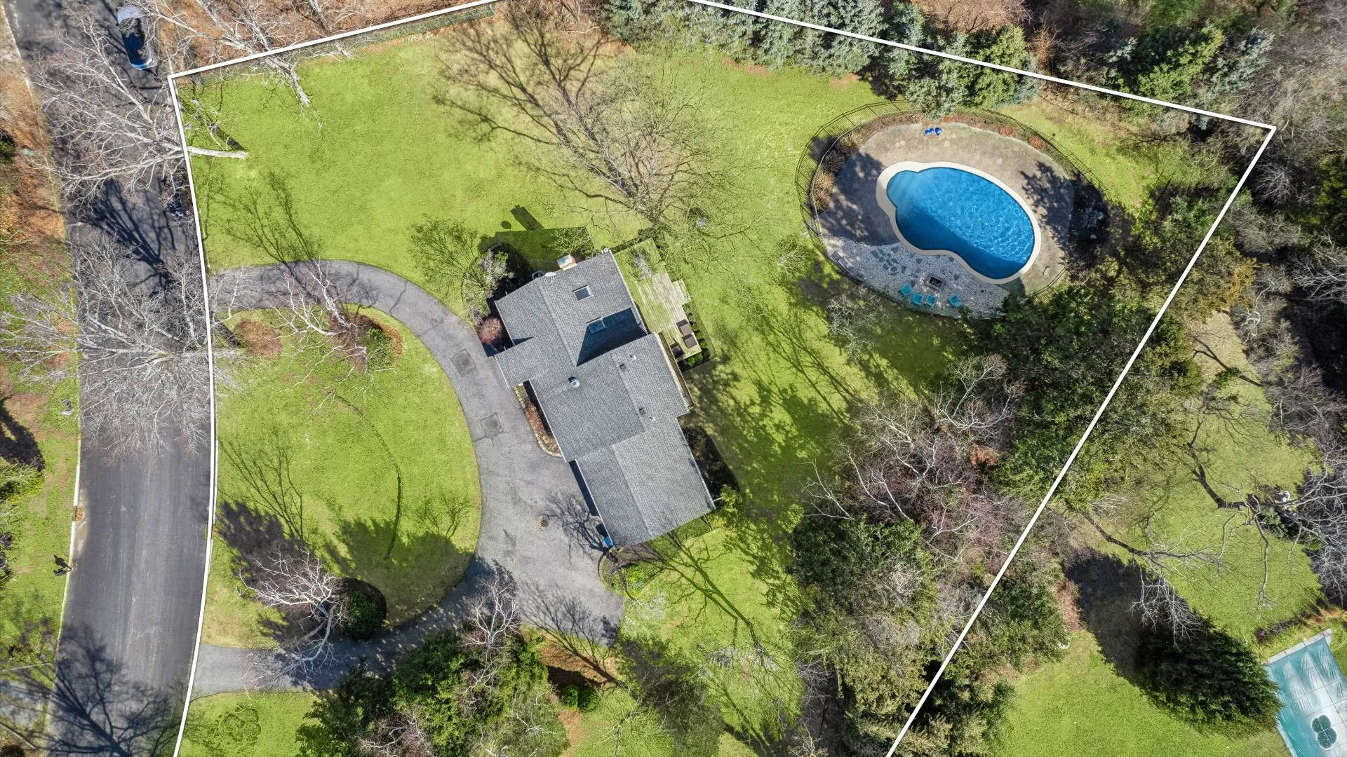 Property at 435 Old Saddle Ln, Cutchogue, NY 11935 16