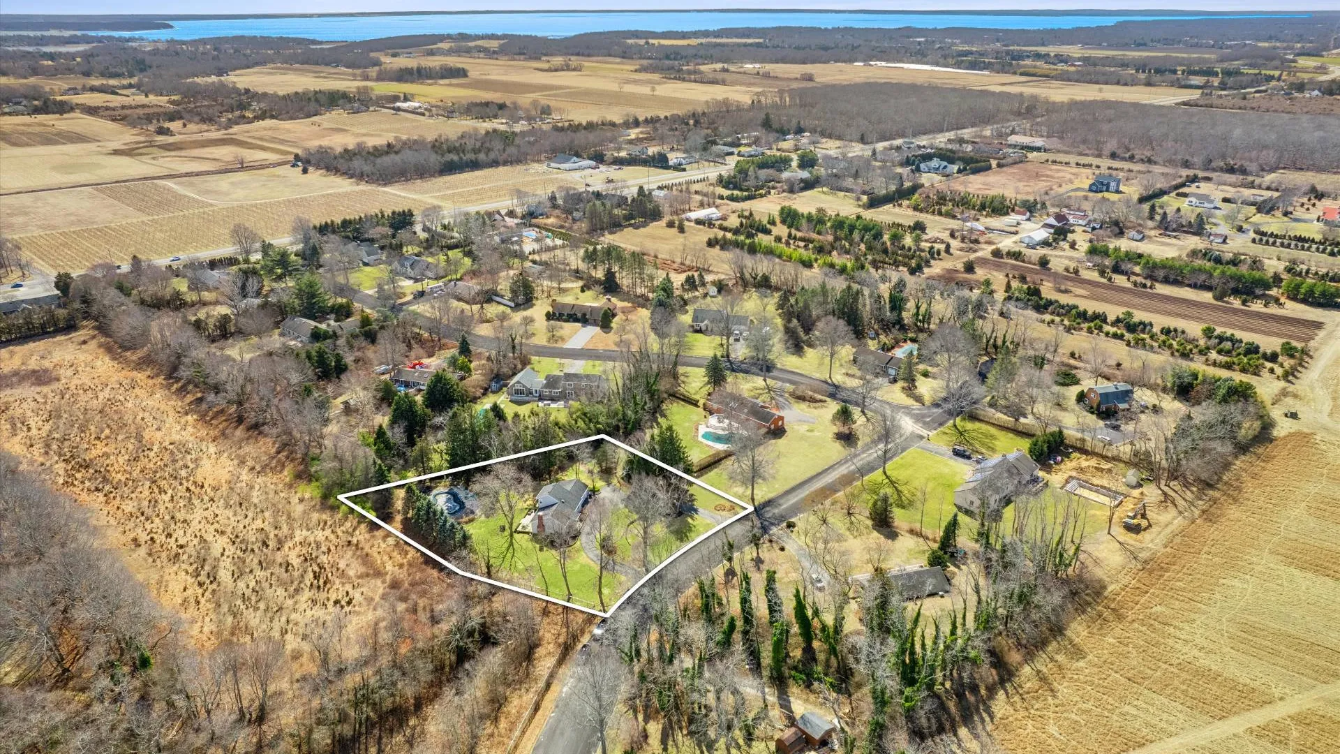 Property at 435 Old Saddle Ln, Cutchogue, NY 11935 17
