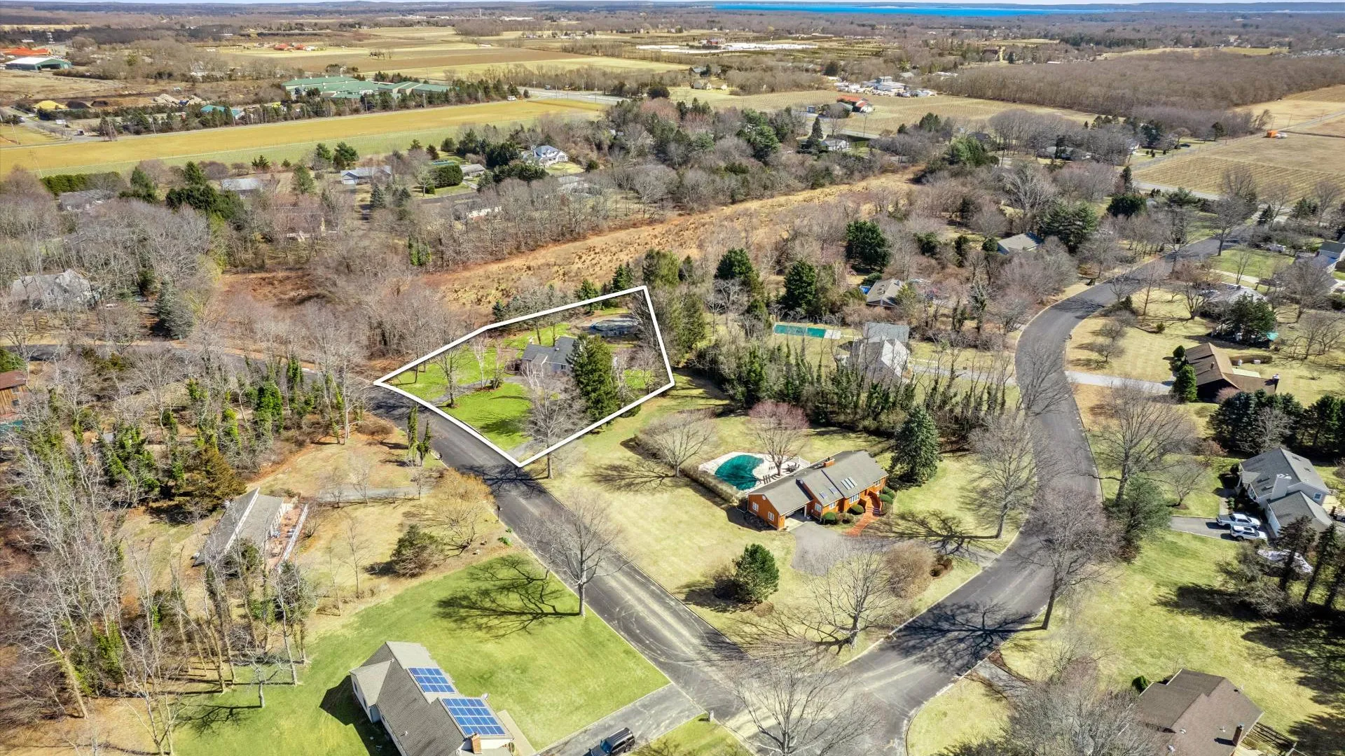 Property at 435 Old Saddle Ln, Cutchogue, NY 11935 18